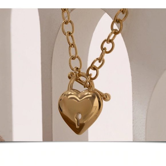 NEW 18K Gold Plated Heart Lock Toggle Link Chain Necklace - Picture 5 of 5